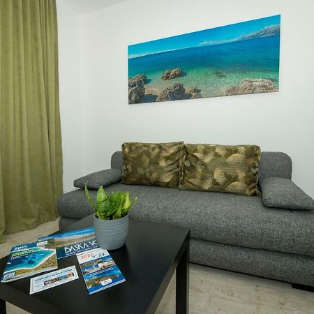 Apartmani Spiline - Mia Baska Voda Luaran gambar
