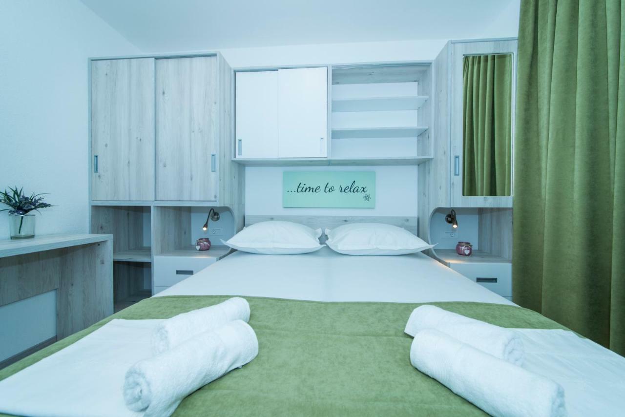 Apartmani Spiline - Mia Baska Voda Luaran gambar