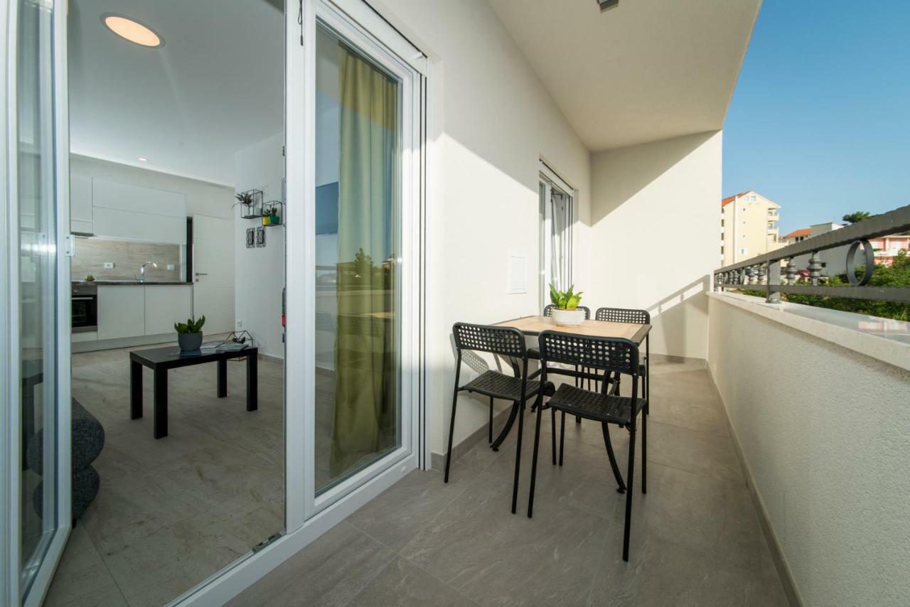 Apartmani Spiline - Mia Baska Voda Luaran gambar