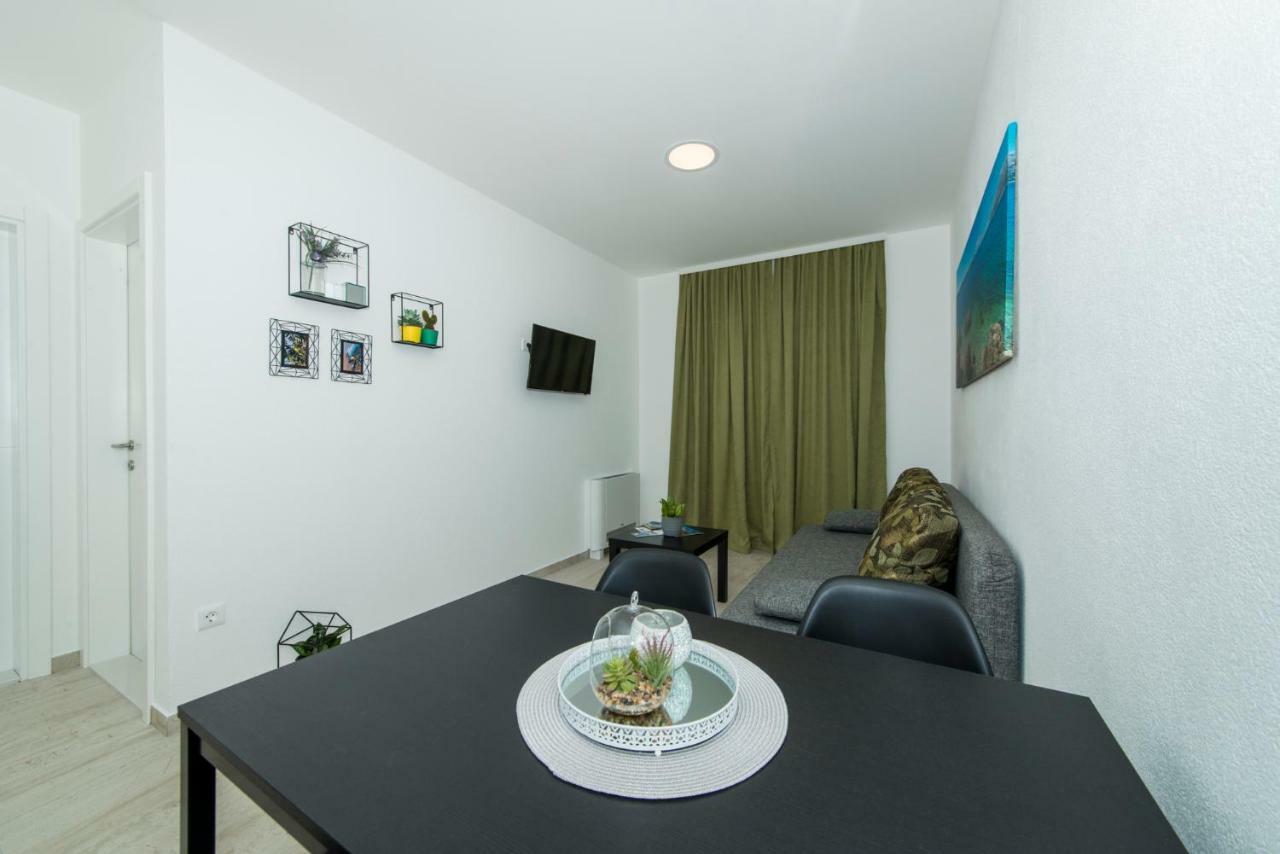Apartmani Spiline - Mia Baska Voda Luaran gambar