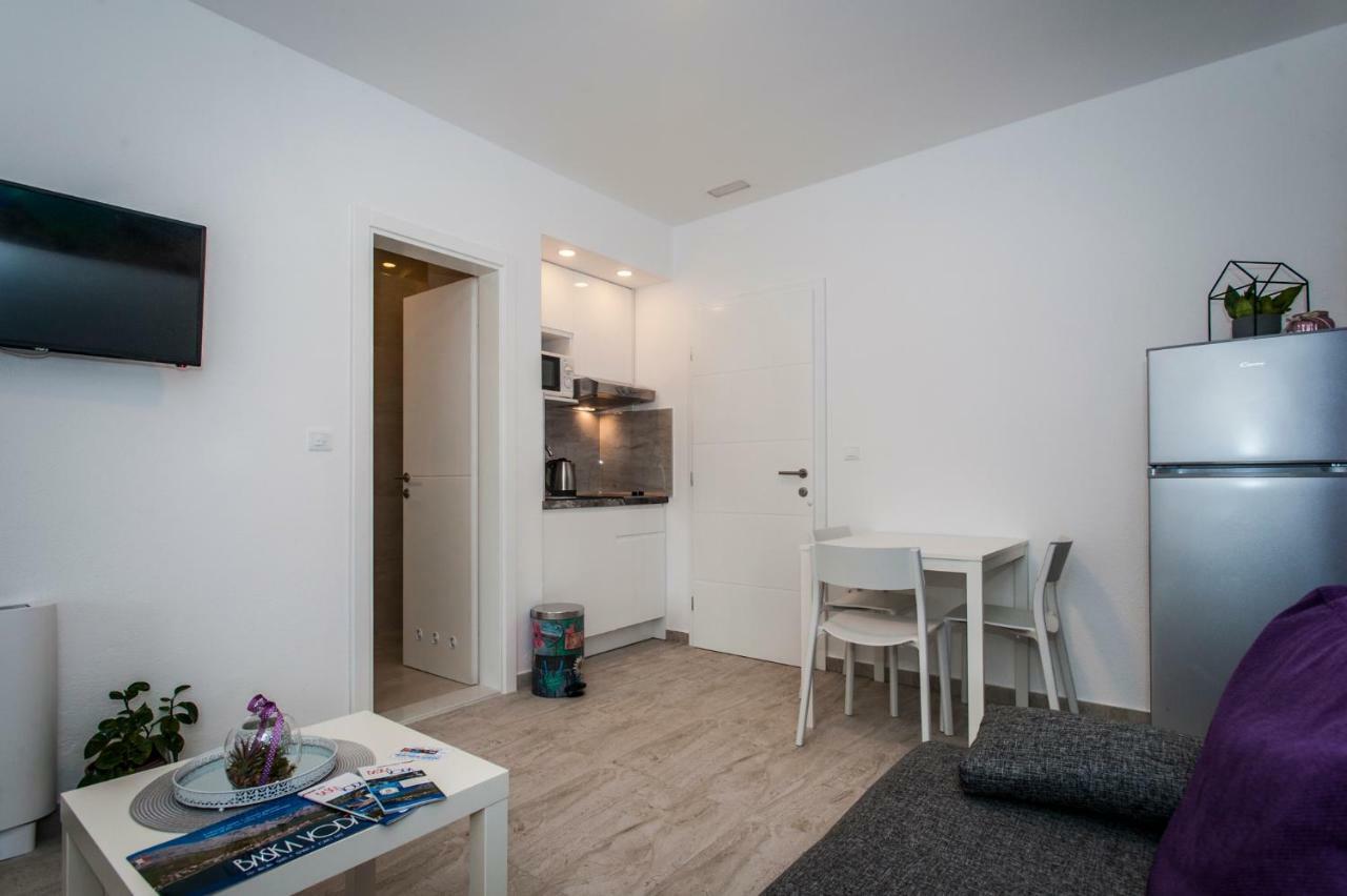Apartmani Spiline - Mia Baska Voda Luaran gambar