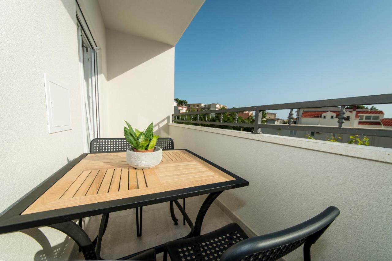 Apartmani Spiline - Mia Baska Voda Luaran gambar