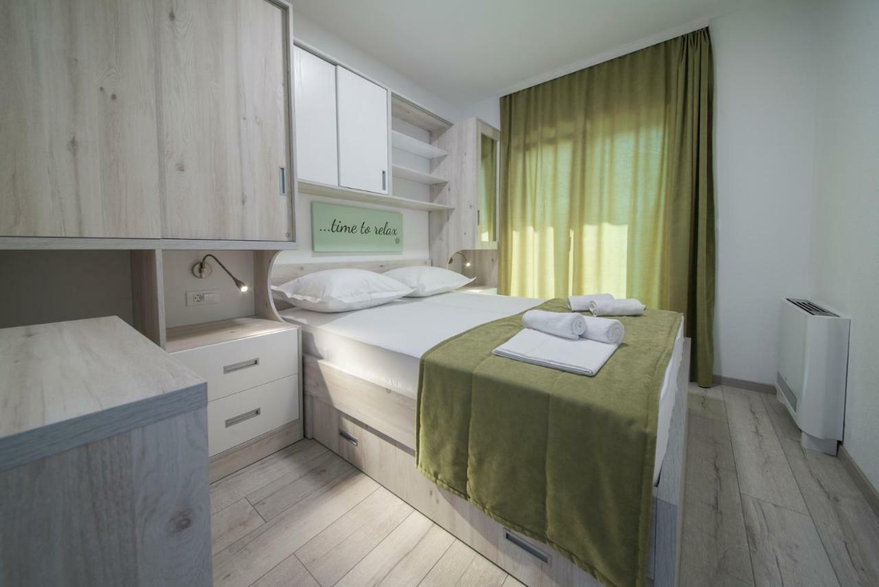 Apartmani Spiline - Mia Baska Voda Luaran gambar
