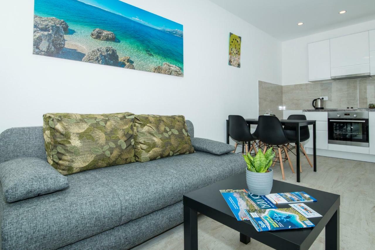 Apartmani Spiline - Mia Baska Voda Luaran gambar
