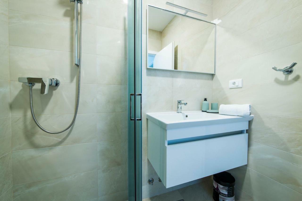 Apartmani Spiline - Mia Baska Voda Luaran gambar